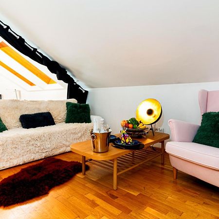 Golden River Apartment ปราก ภายนอก รูปภาพ