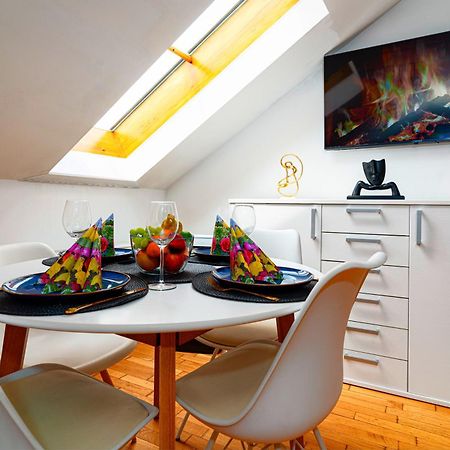 Golden River Apartment ปราก ภายนอก รูปภาพ